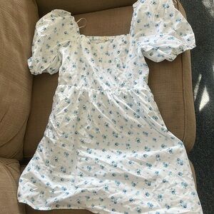 Blue flower puff sleeve dress